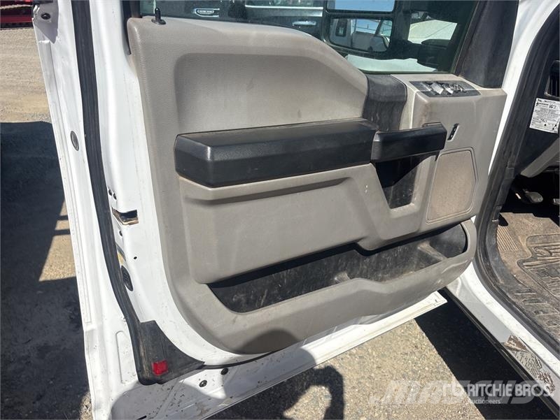 Ford F-350 XL 4x2 Extended Cab Flatbed Truck Platte bakwagens