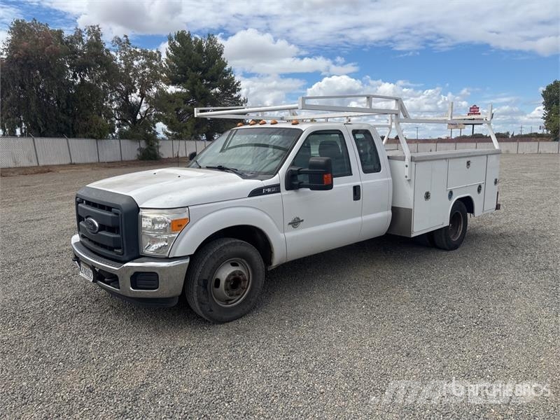 Ford F-350 XL 4x2 Extended Cab Pickup Pickup/Sideaflæsning
