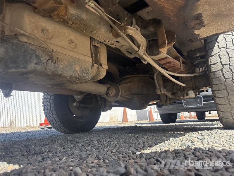 Ford F-350 XL 4x2 Extended Cab Utility Truck Vieglais kravas automobilis/izkraušana no sāniem