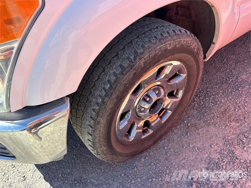 Ford F-350 XL 4x2 Extended Cab Pickup Muu