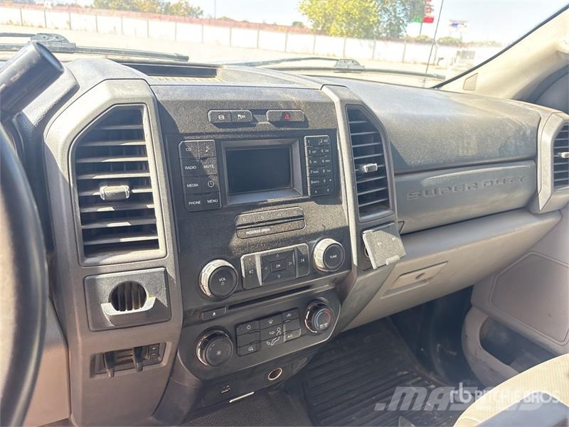Ford F-350 XL 4x2 Extended Cab Utility Truck Vieglais kravas automobilis/izkraušana no sāniem