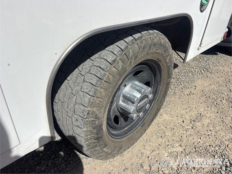 Ford F-350 XL 4x2 Extended Cab Utility Truck Vieglais kravas automobilis/izkraušana no sāniem