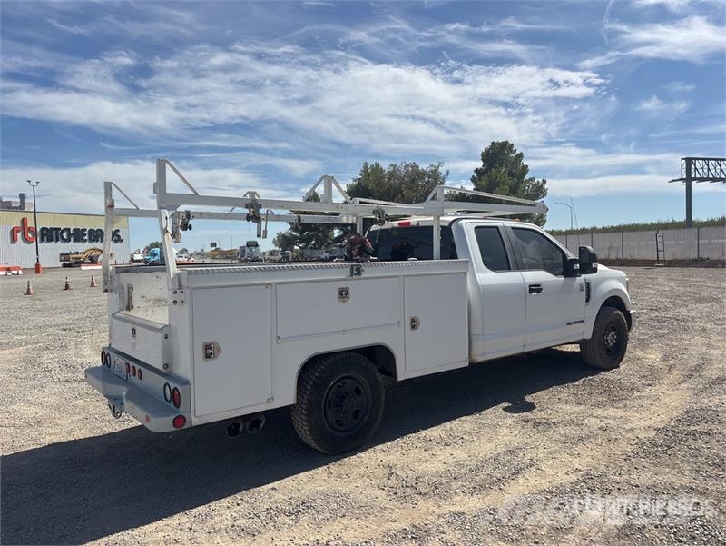 Ford F-350 XL 4x2 Extended Cab Utility Truck Vieglais kravas automobilis/izkraušana no sāniem
