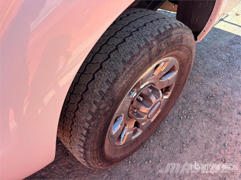 Ford F-350 XL 4x2 Extended Cab Pickup Muu