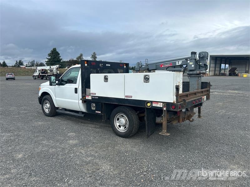 Ford F-350 XL 4x2 Service Truck 市政车