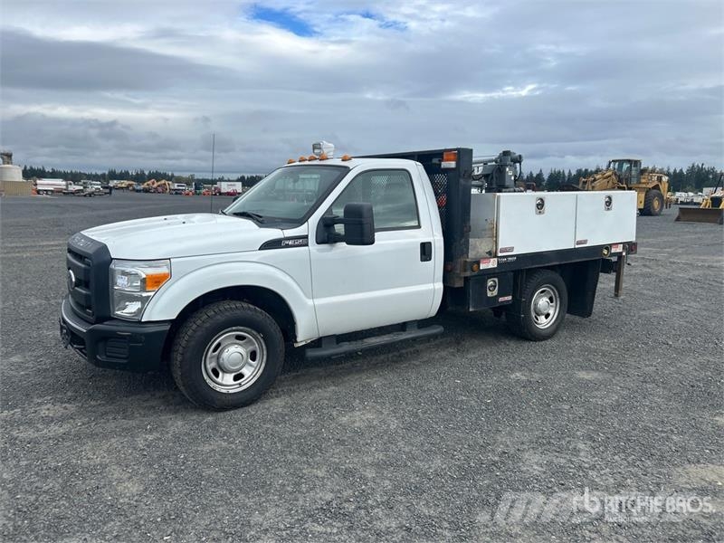 Ford F-350 XL 4x2 Service Truck 市政车