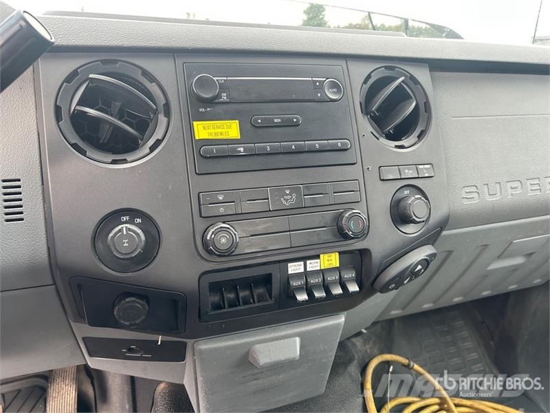 Ford F-350 XL 4x2 Service Truck 市政车