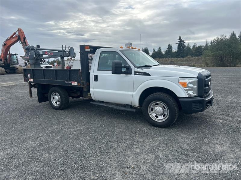 Ford F-350 XL 4x2 Service Truck 市政车