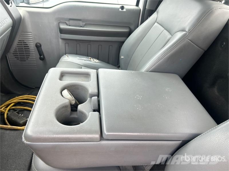 Ford F-350 XL 4x2 Service Truck 市政车