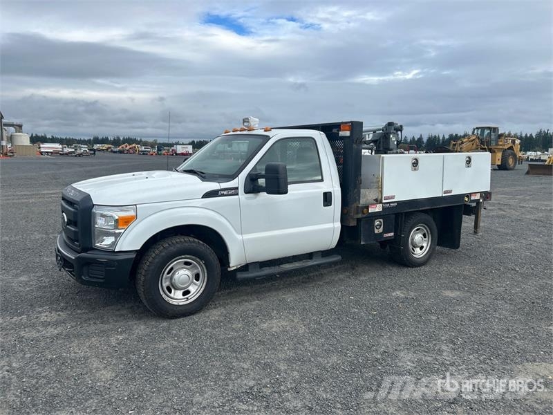 Ford F-350 XL 4x2 Service Truck 市政车