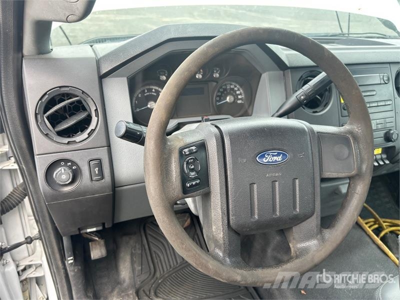 Ford F-350 XL 4x2 Service Truck 市政车