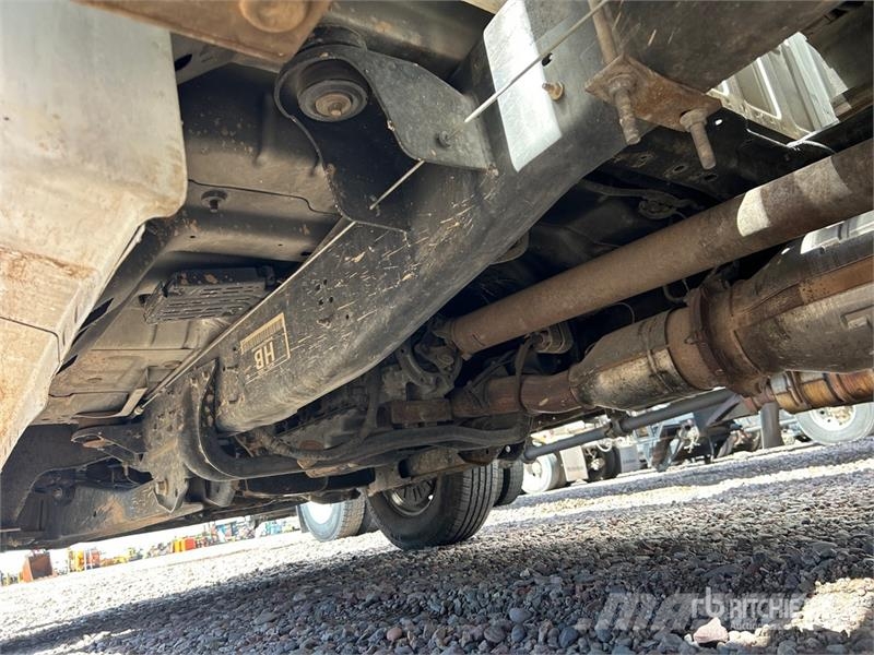 Ford F-350 XL 4x2 Utility Truck (Inoperable) شاحنات خفيفة/مفصلية الجوانب