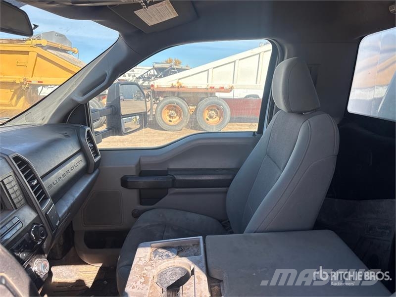 Ford F-350 XL 4x2 Utility Truck Pickup/Pritschenwagen
