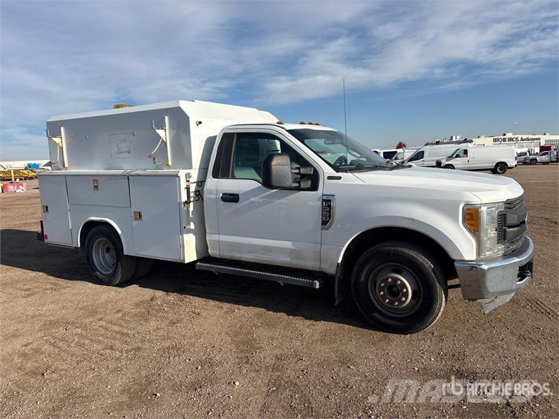 Ford F-350 XL 4x2 Utility Truck Pick up/Dropside