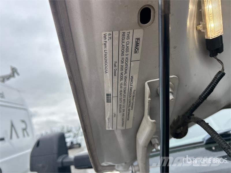 Ford F-350 XL 4x2 Utility Truck Utilitaire benne