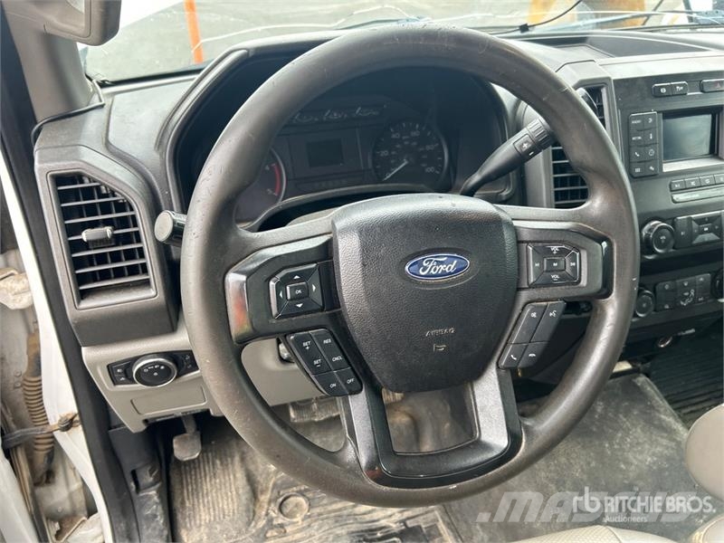 Ford F-350 XL 4x2 Utility Truck Utilitaire benne