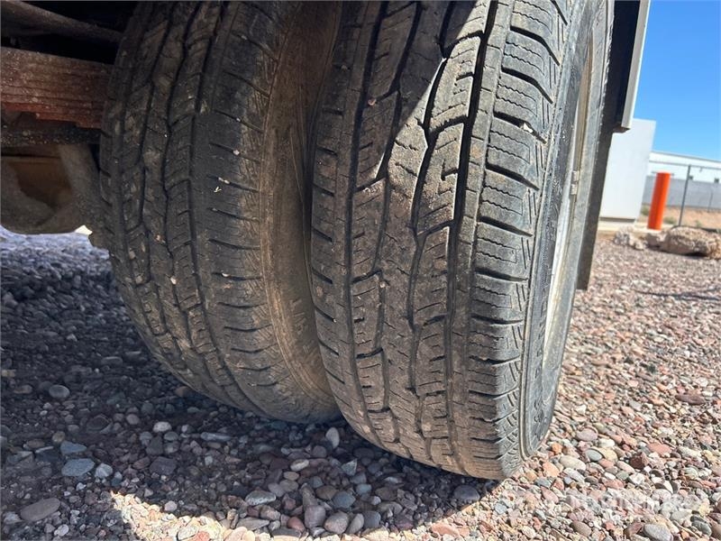 Ford F-350 XL 4x2 Utility Truck (Inoperable) شاحنات خفيفة/مفصلية الجوانب