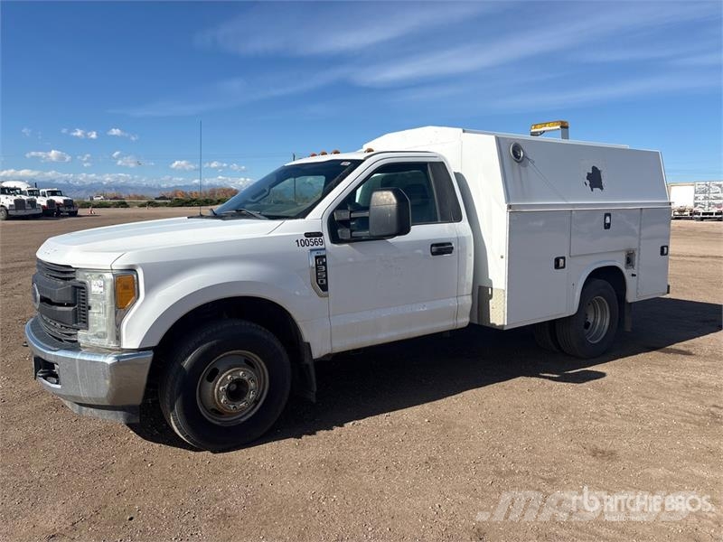 Ford F-350 XL 4x2 Utility Truck Pickup/Pritschenwagen