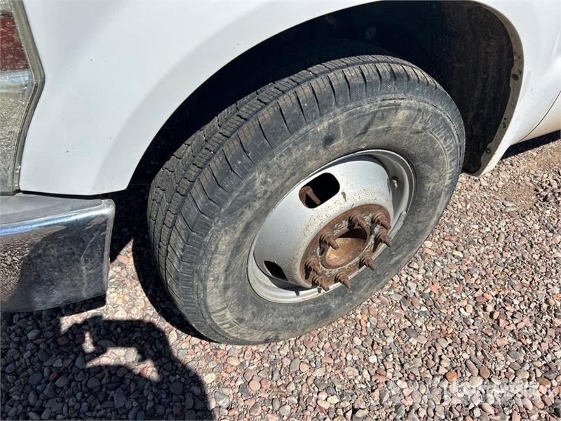 Ford F-350 XL 4x2 Utility Truck (Inoperable) شاحنات خفيفة/مفصلية الجوانب