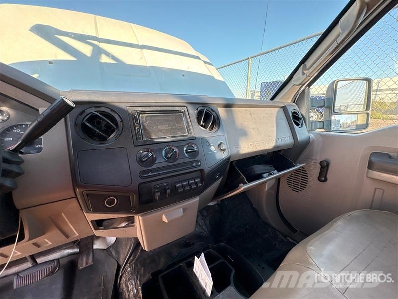 Ford F-350 XL 4x2 Utility Truck Prekucniki