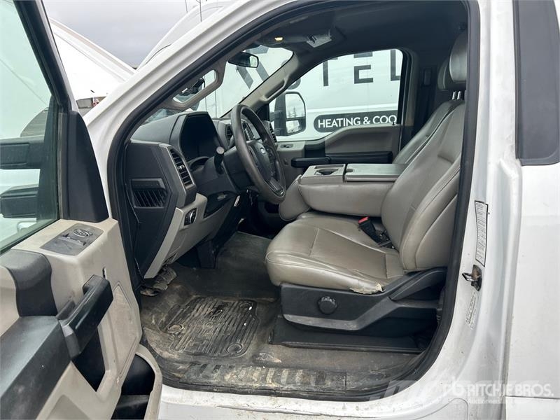 Ford F-350 XL 4x2 Utility Truck Utilitaire benne
