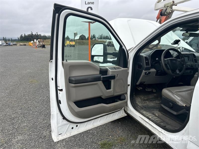 Ford F-350 XL 4x2 Utility Truck Utilitaire benne