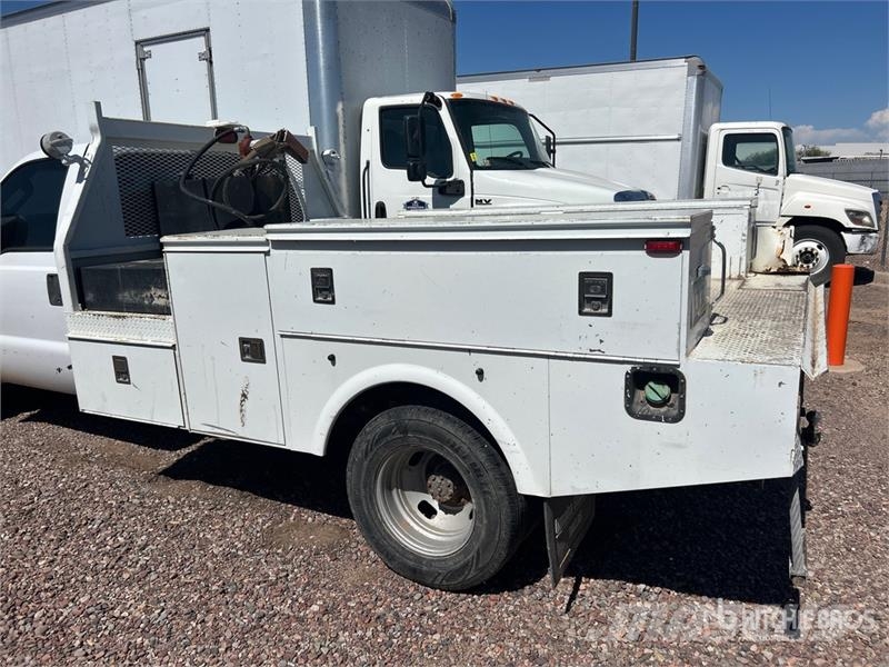 Ford F-350 XL 4x2 Utility Truck (Inoperable) شاحنات خفيفة/مفصلية الجوانب