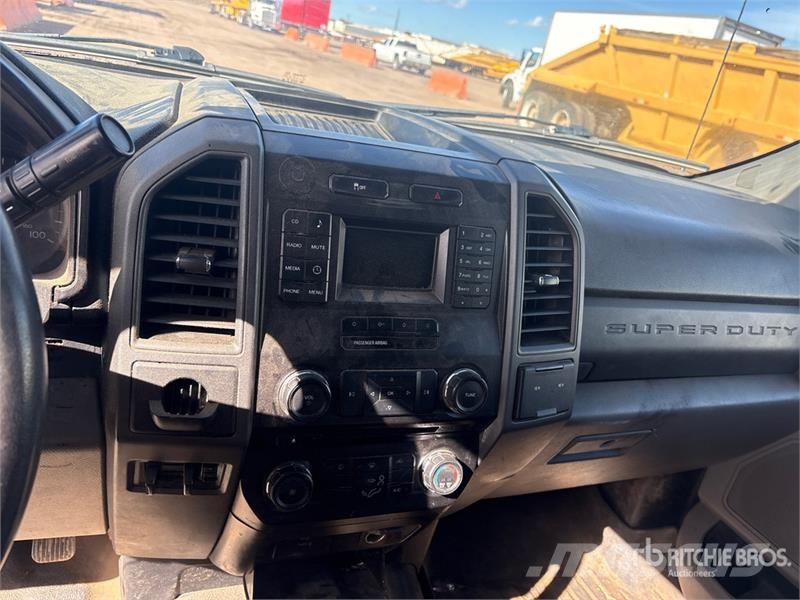 Ford F-350 XL 4x2 Utility Truck Pickup/Pritschenwagen