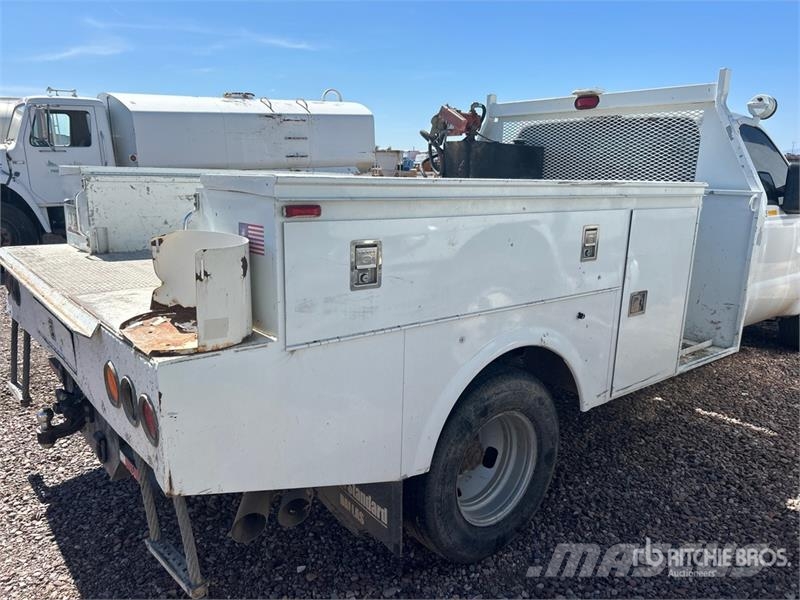 Ford F-350 XL 4x2 Utility Truck (Inoperable) شاحنات خفيفة/مفصلية الجوانب
