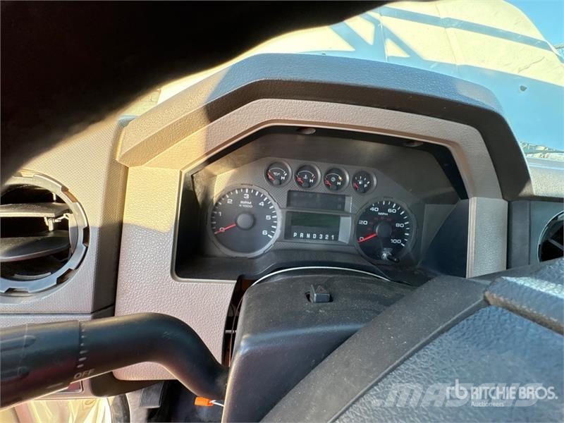 Ford F-350 XL 4x2 Utility Truck Prekucniki