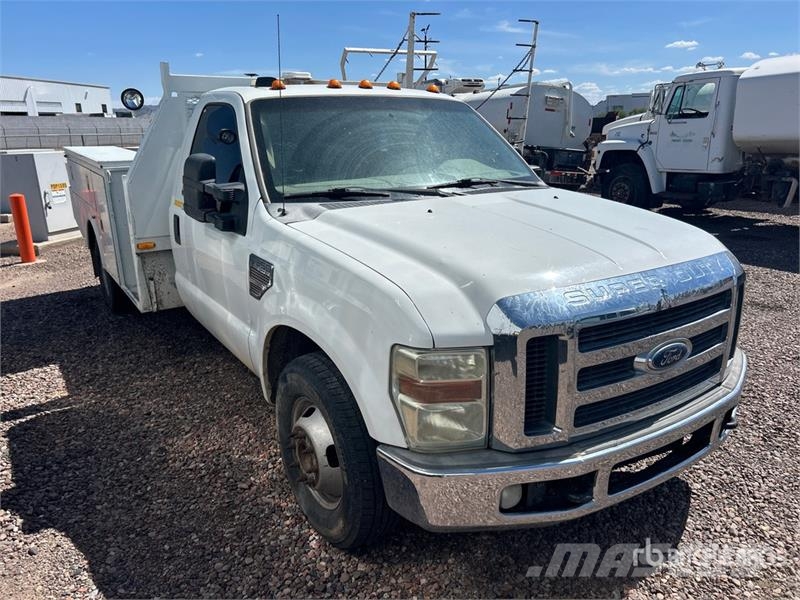 Ford F-350 XL 4x2 Utility Truck (Inoperable) شاحنات خفيفة/مفصلية الجوانب