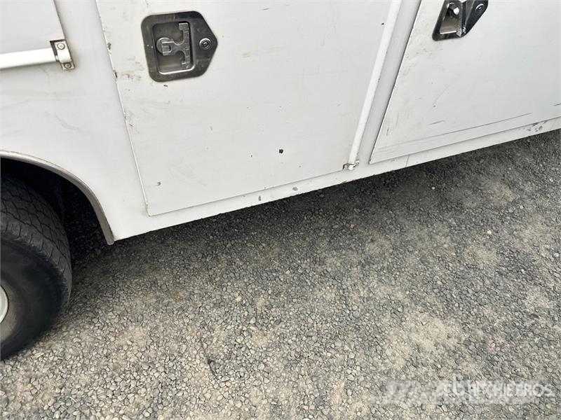 Ford F-350 XL 4x2 Utility Truck Utilitaire benne