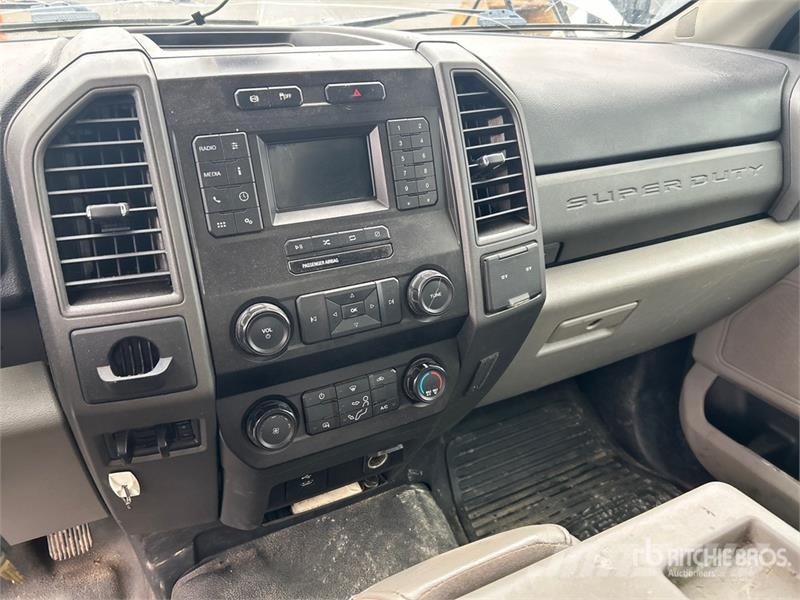 Ford F-350 XL 4x2 Utility Truck Utilitaire benne