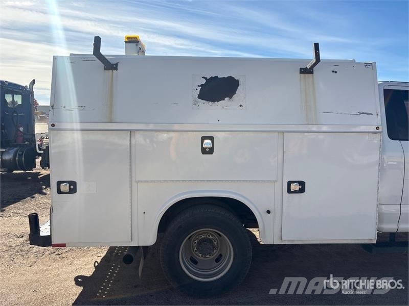 Ford F-350 XL 4x2 Utility Truck Pickup/Pritschenwagen