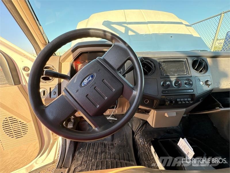 Ford F-350 XL 4x2 Utility Truck Prekucniki