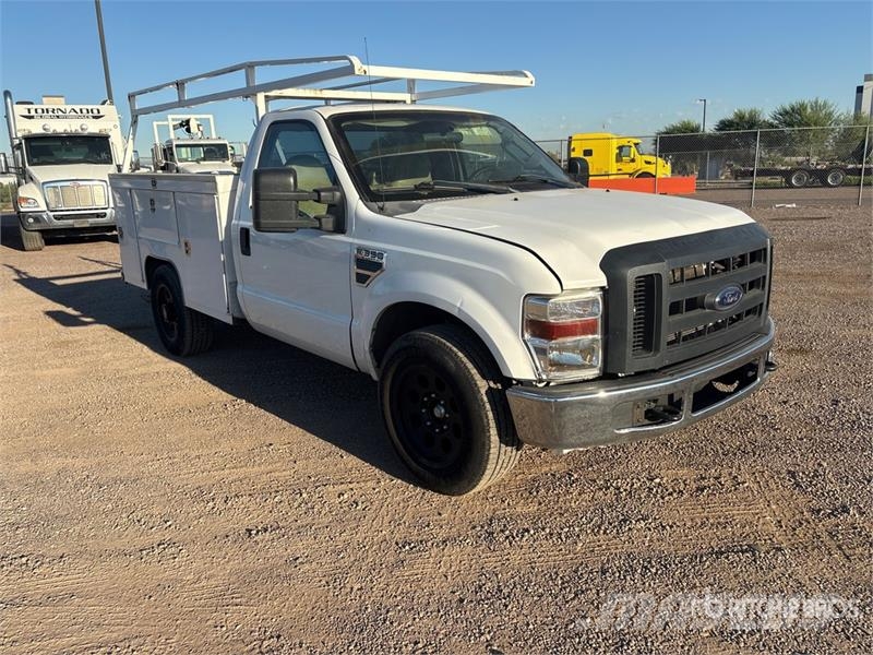 Ford F-350 XL 4x2 Utility Truck Prekucniki