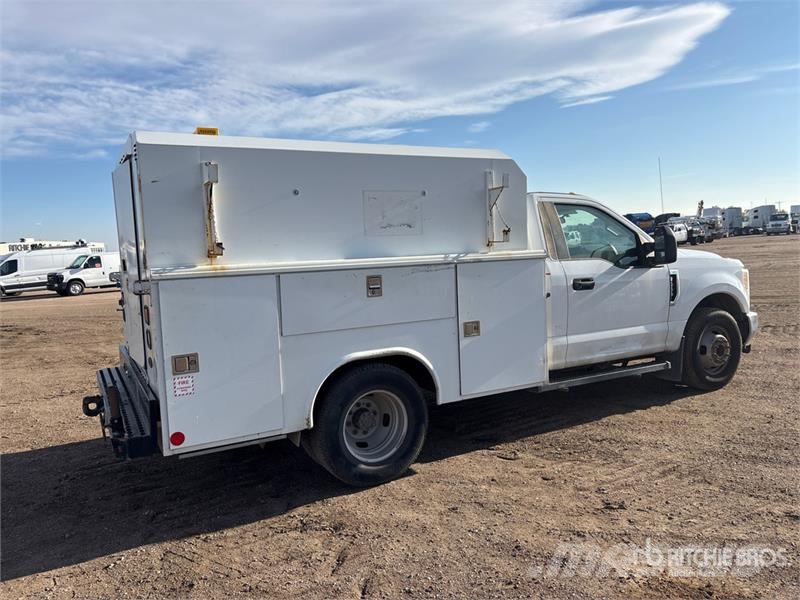Ford F-350 XL 4x2 Utility Truck Pick up/Dropside