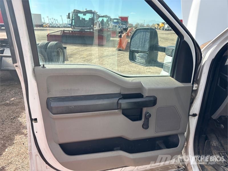 Ford F-350 XL 4x2 Utility Truck Pick up/Dropside