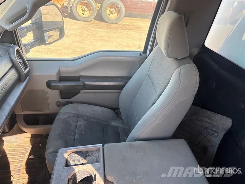 Ford F-350 XL 4x2 Utility Truck Pickup/Pritschenwagen