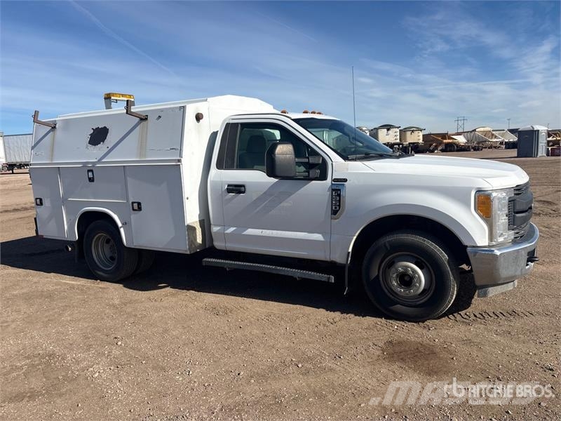 Ford F-350 XL 4x2 Utility Truck Pickup/Pritschenwagen
