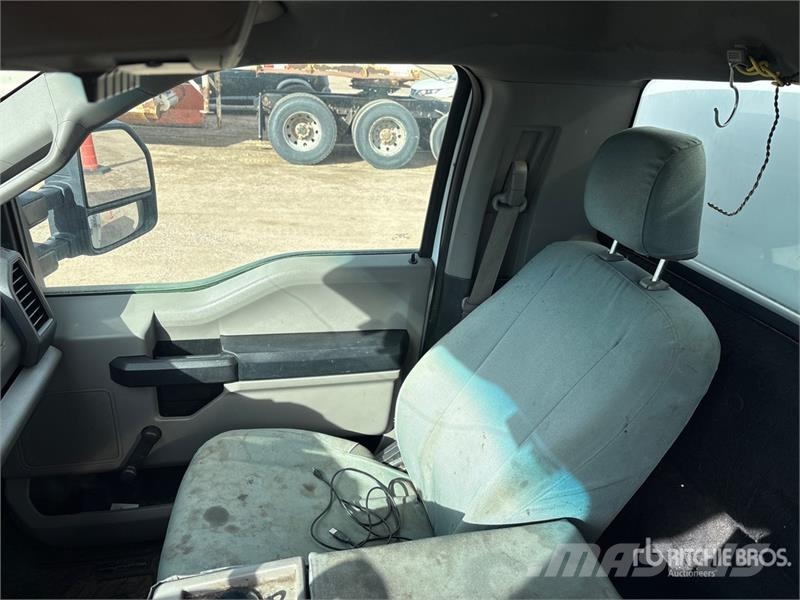 Ford F-350 XL 4x2 Utility Truck Pick up/Dropside