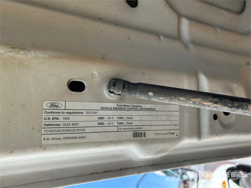 Ford F-350 XL 4x2 Utility Truck (Inoperable) شاحنات خفيفة/مفصلية الجوانب