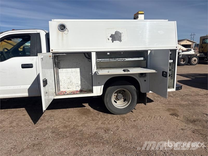 Ford F-350 XL 4x2 Utility Truck Pickup/Pritschenwagen