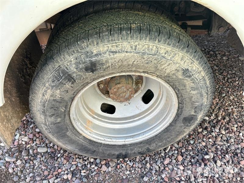 Ford F-350 XL 4x2 Utility Truck (Inoperable) شاحنات خفيفة/مفصلية الجوانب