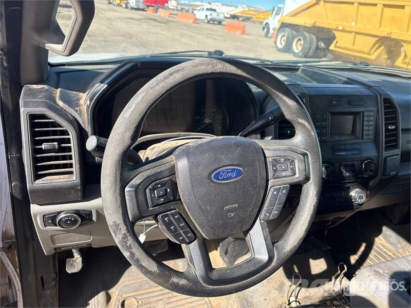 Ford F-350 XL 4x2 Utility Truck Pickup/Pritschenwagen