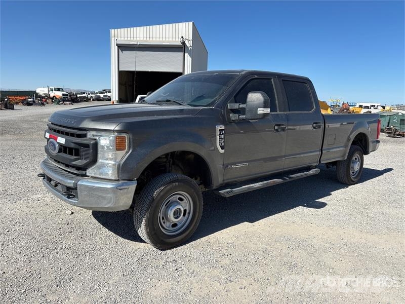 Ford F-350 XL 4x4 Crew Cab Pickup Other
