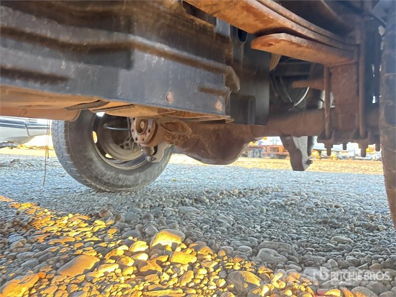 Ford F-350 XL 4x4 Crew Cab Flatbed Truck (Inoperable) Platformas/izkraušana no sāniem