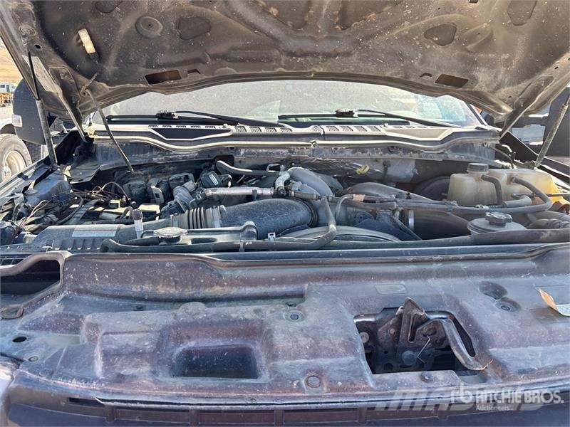 Ford F-350 XL 4x4 Crew Cab Pickup Other