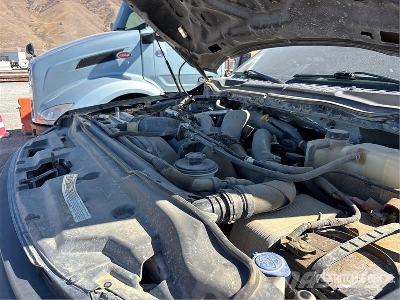 Ford F-350 XL 4x4 Crew Cab Pickup Other