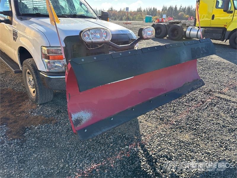 Ford F-350 XL 4x4 Crew Cab Pickup Drugi